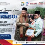 Camat Sajingan Besar Raih Penghargaan atas Dedikasi Aktif Pemberdayaan Kelembagaan Desa di Wilayah Perbatasan